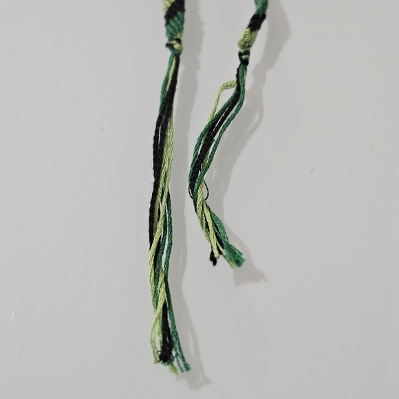 Green & Black Striped Bracelet - Picture 4 of 6